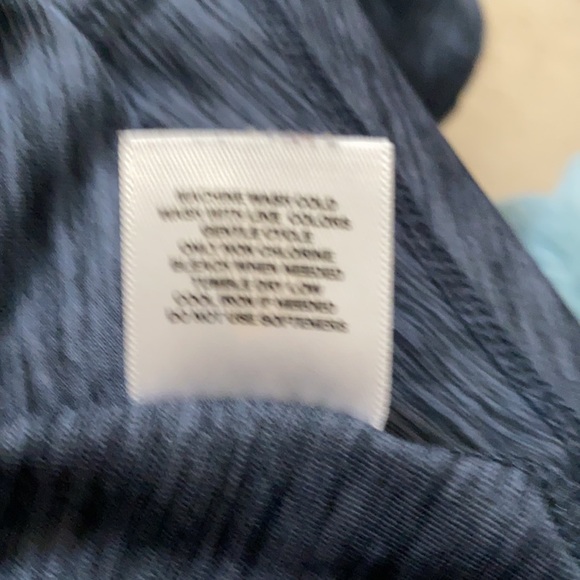 NWOT Lady Hagen V-Neck Golf Shirt. XS - Picture 5 of 5